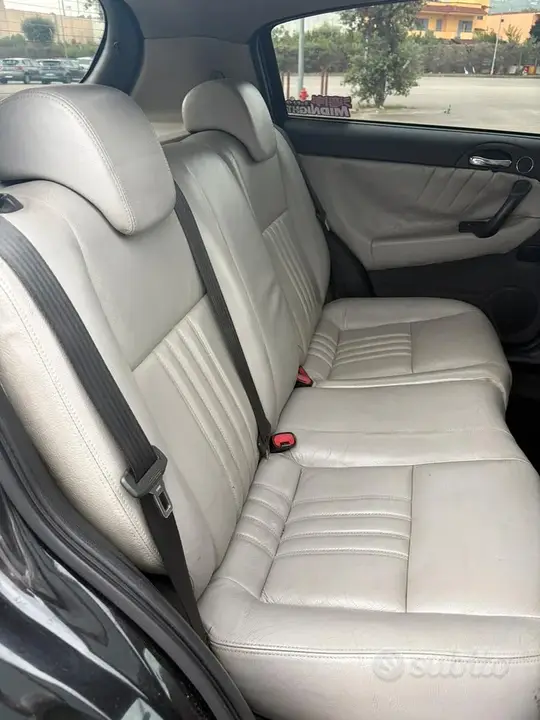 Alfa Romeo 147 2005 photo 5
