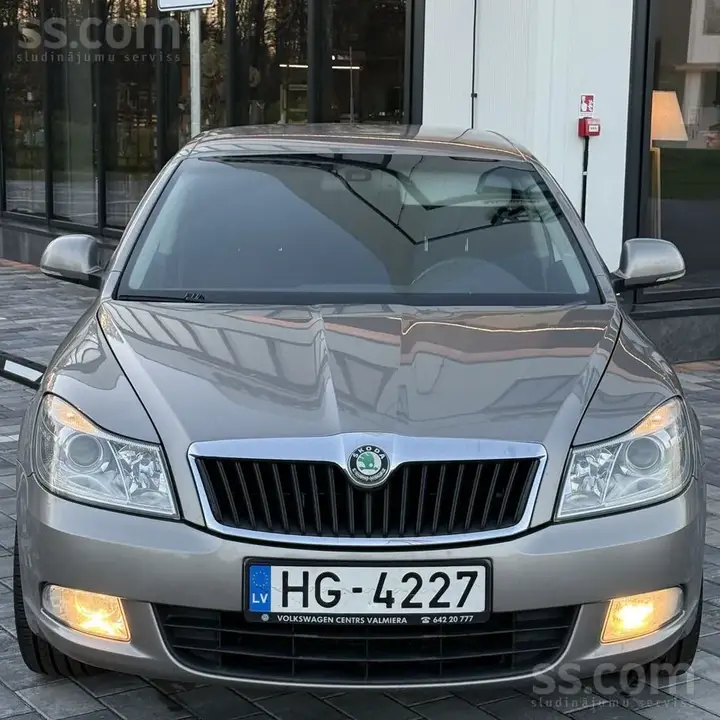 Skoda Octavia 2009 photo 2