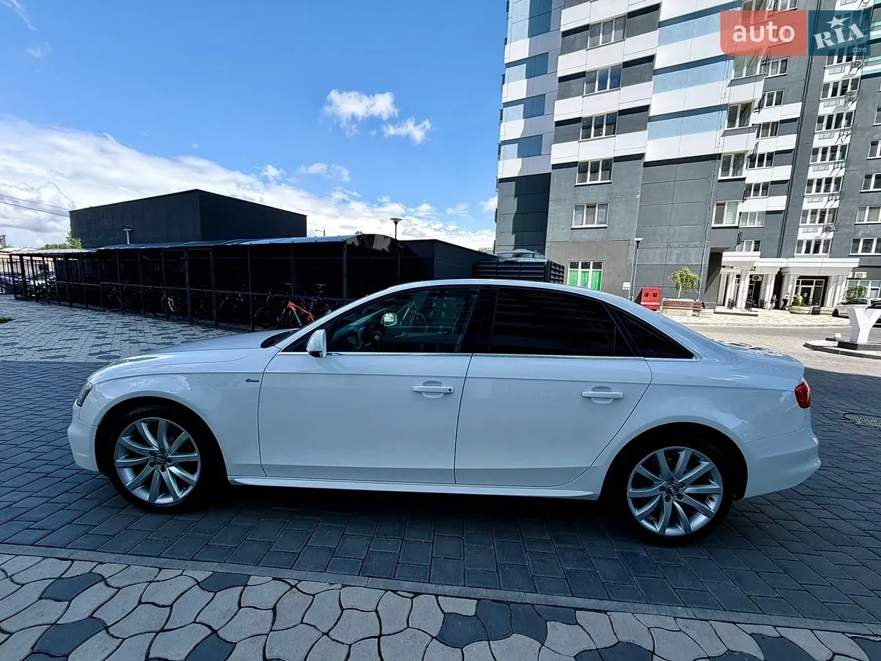 Audi A4 2014 photo 5