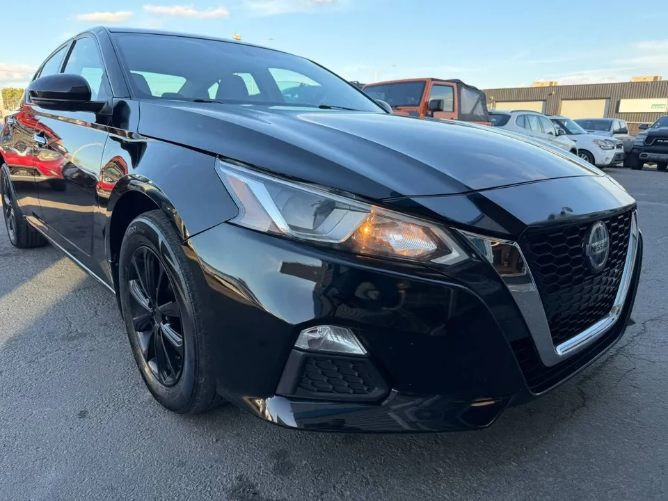 Nissan Altima 2019 photo 2