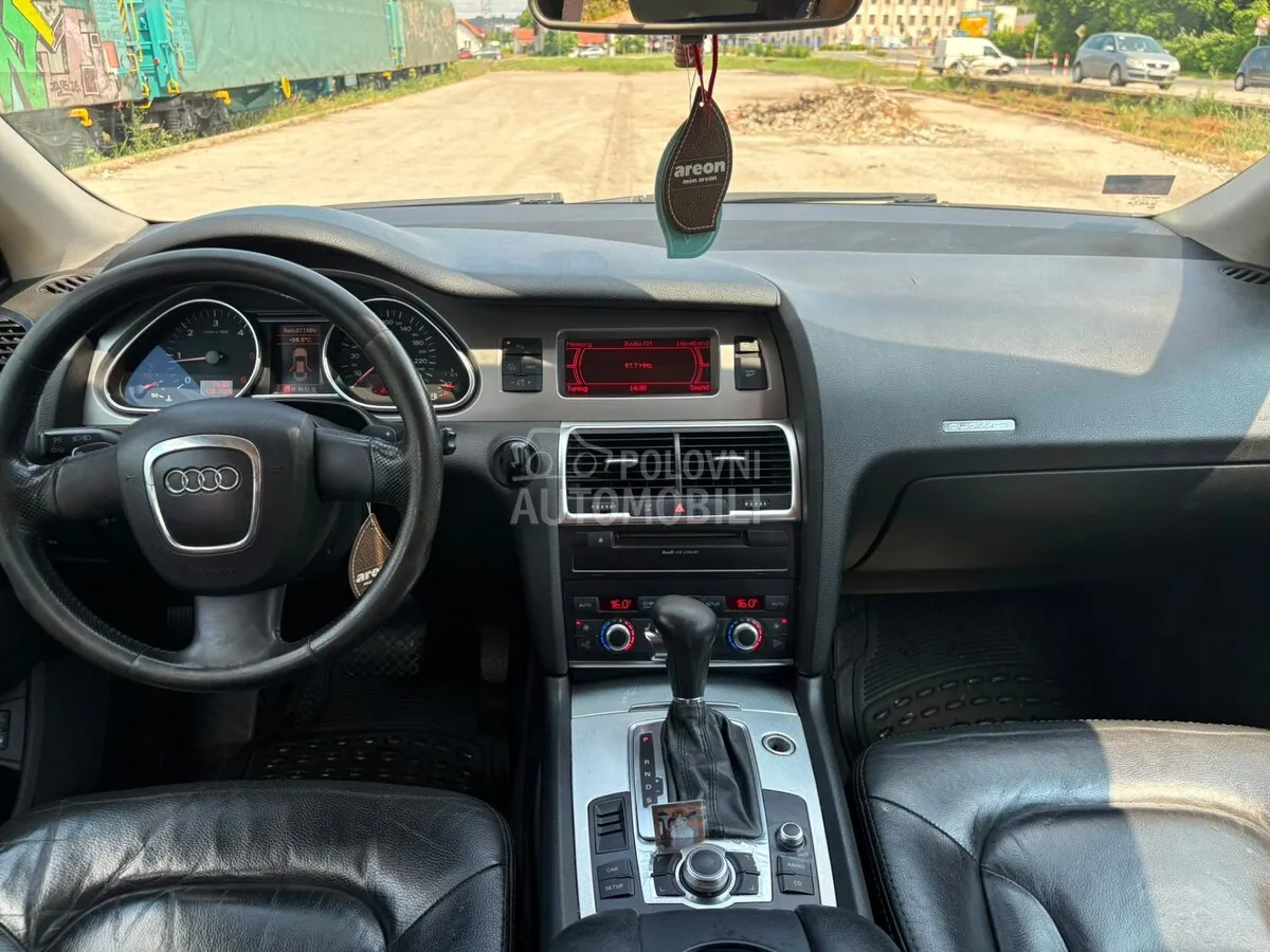 Audi Q7 2007 photo 4