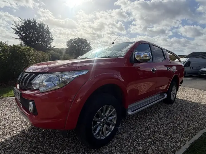 Mitsubishi L200 2017 photo 4