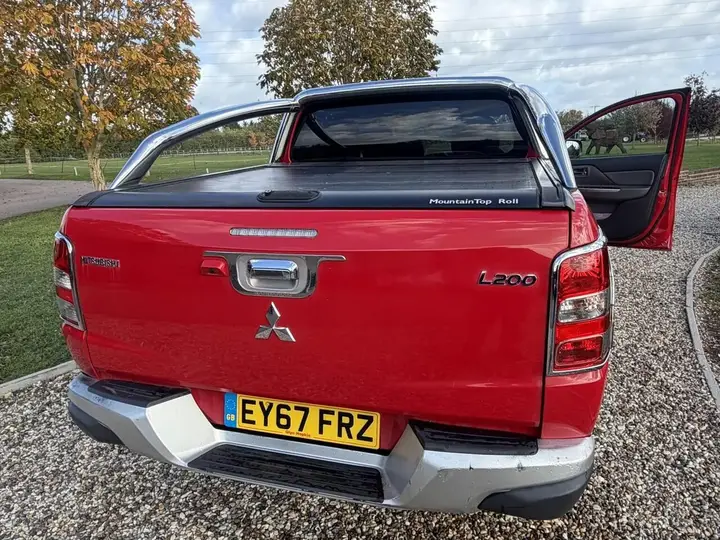 Mitsubishi L200 2017 photo 3