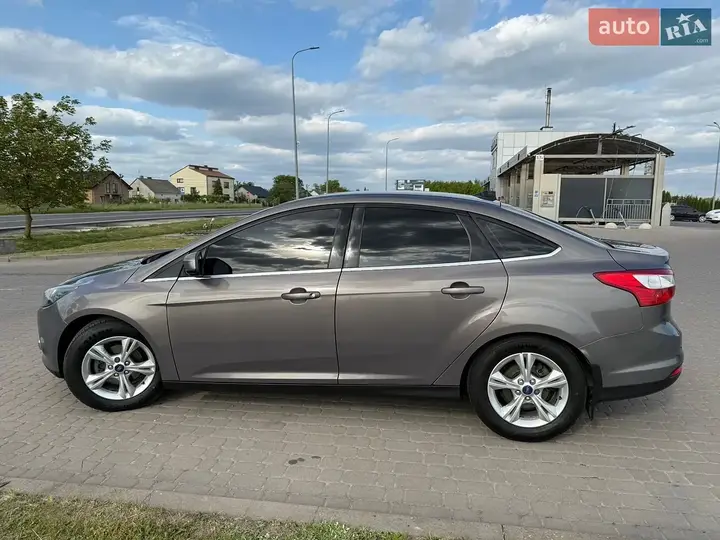 Ford Focus 2012 photo 4
