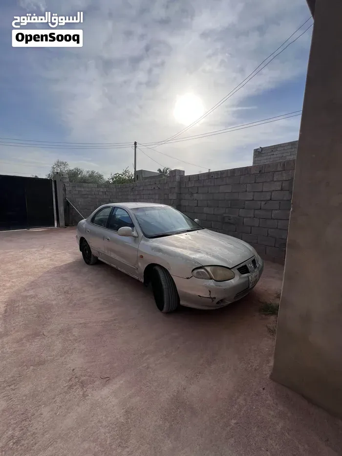 Hyundai Avante 2000 photo 2