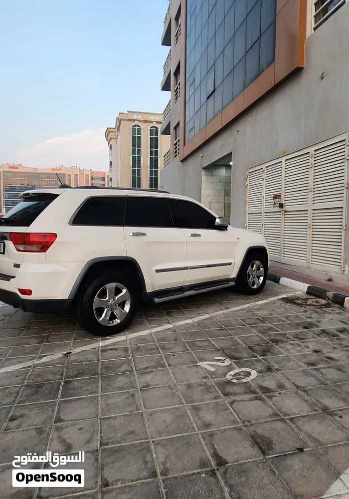 Jeep Grand Cherokee 2011 photo 2