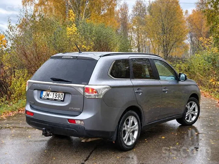 Mitsubishi Outlander 2014 photo 4