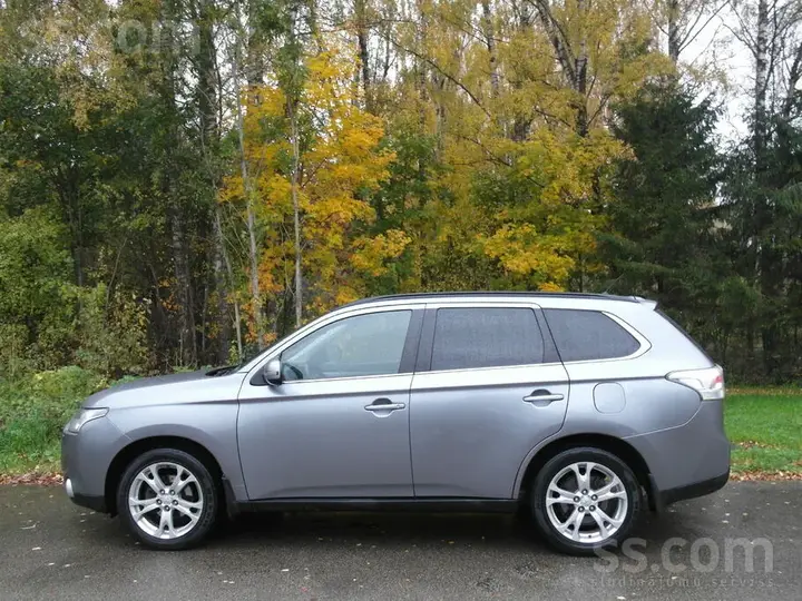 Mitsubishi Outlander 2014 photo 2