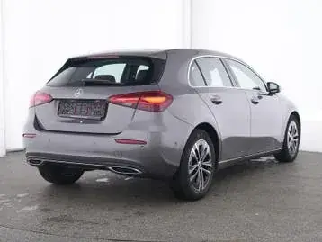 Mercedes-Benz A Klasse 180 2025 photo 2