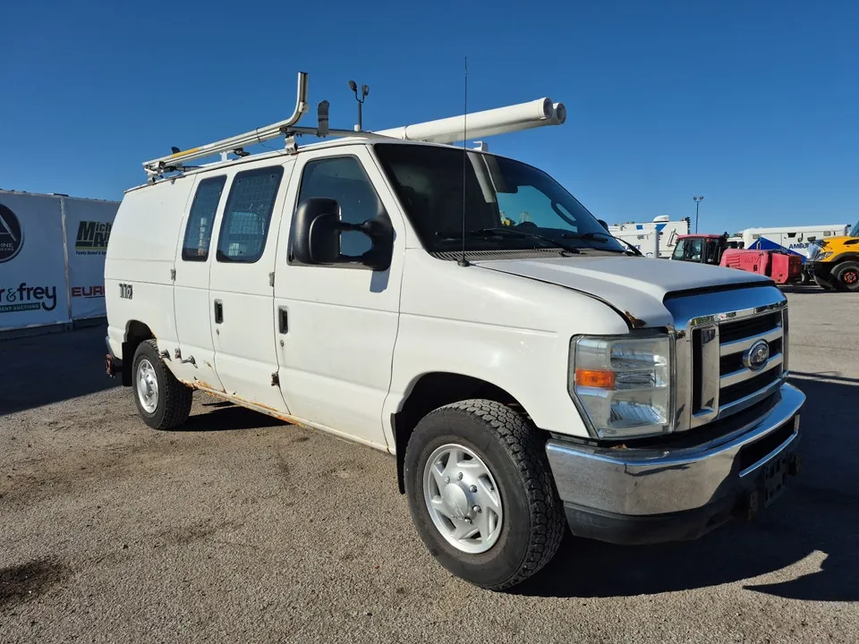 Ford E-Series 2010 photo 3