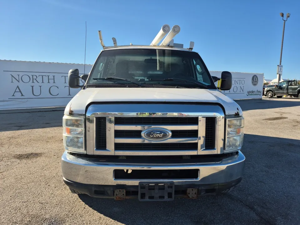 Ford E-Series 2010 photo 2
