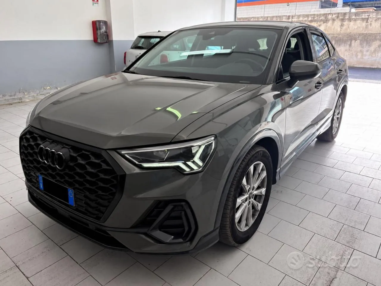 Audi Q3 2022 photo 2