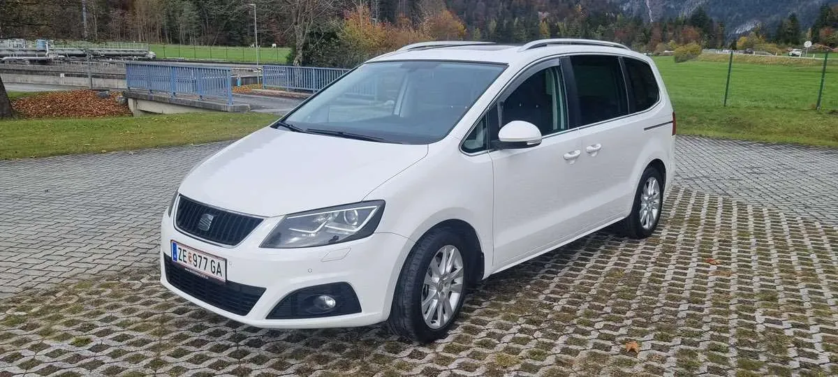 Seat Alhambra 2011 photo 2