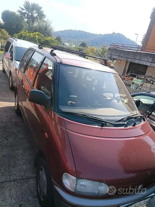 Nissan Serena 1994 photo 4
