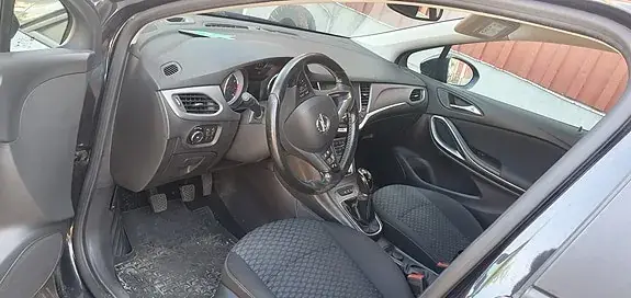 Opel Astra 2016 photo 4