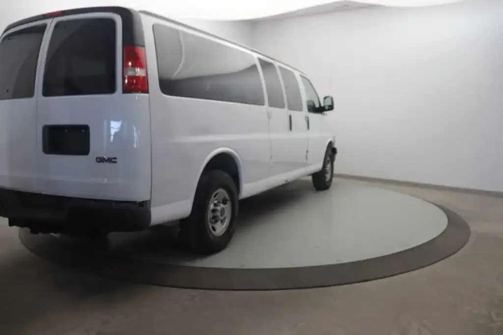 GMC Savana 2018 photo 4