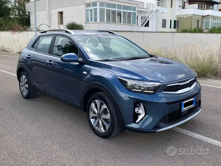 Kia Stonic 2023 photo 3