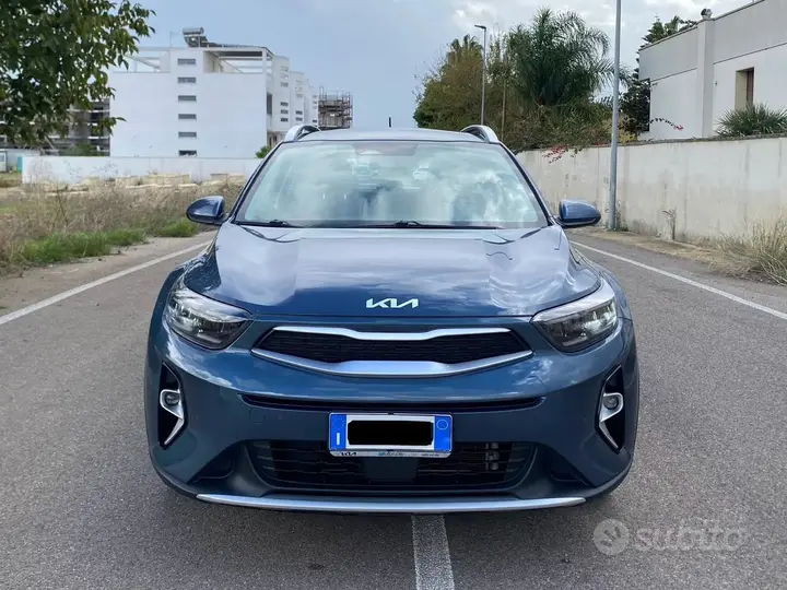 Kia Stonic 2023 photo 2