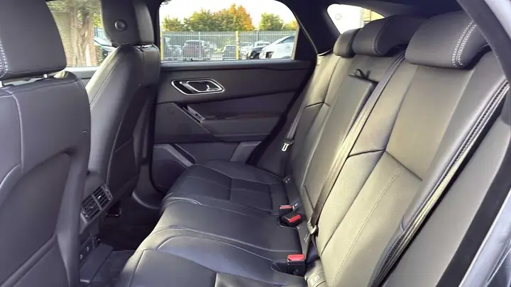 Land Rover Range Rover Velar 2026 photo 4
