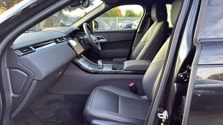 Land Rover Range Rover Velar 2026 photo 3