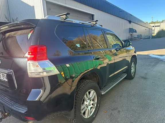 Toyota Land Cruiser 2010 photo 5