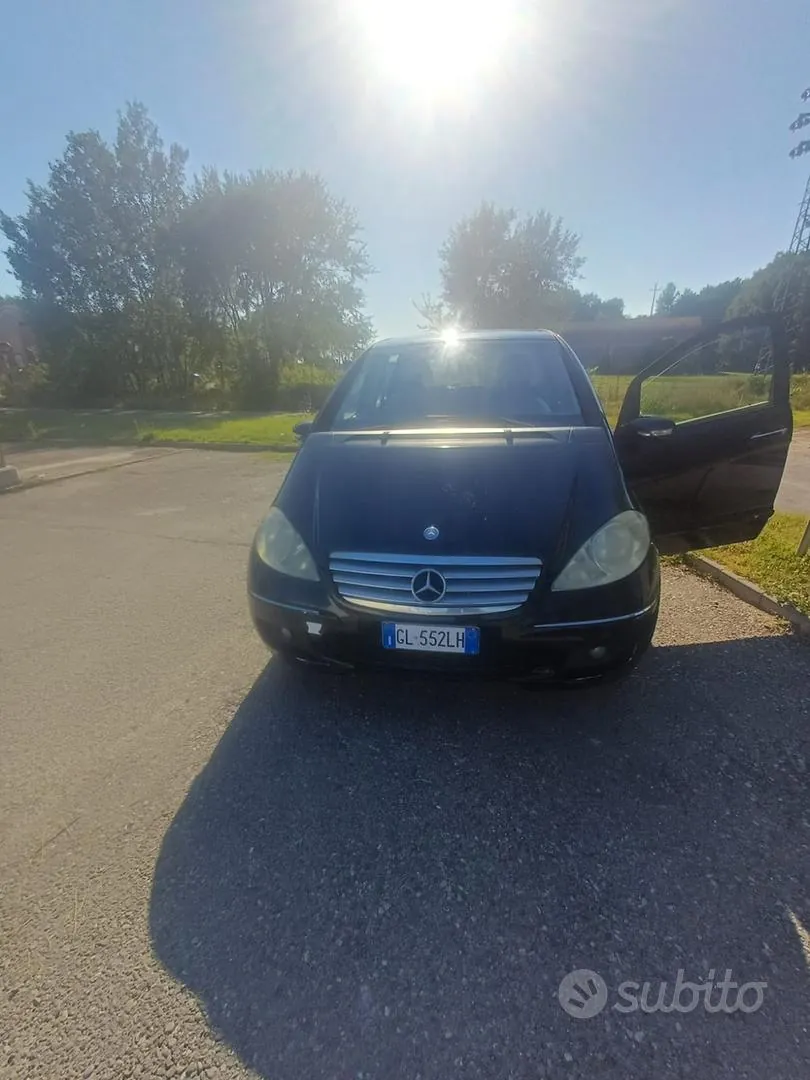 Mercedes-Benz A-Class 2009 photo 2