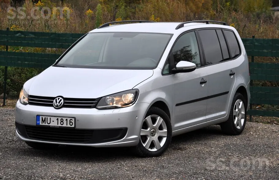 Volkswagen Touran 2012 photo 2