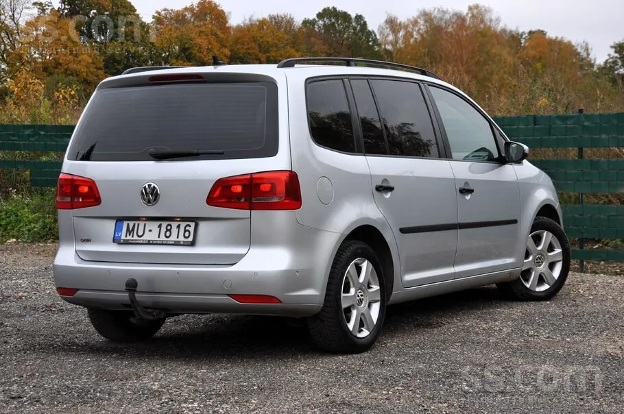 Volkswagen Touran 2012 photo 4