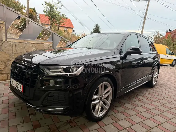 Audi Q7 2022 photo 3