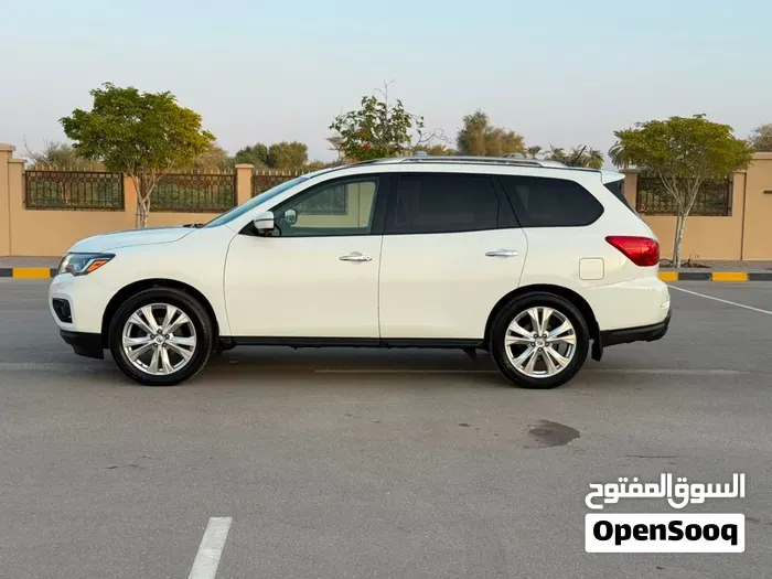 Nissan Pathfinder 2018 photo 2