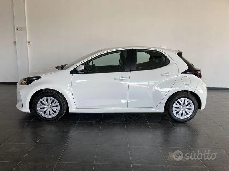 Toyota Yaris 2024 photo 4