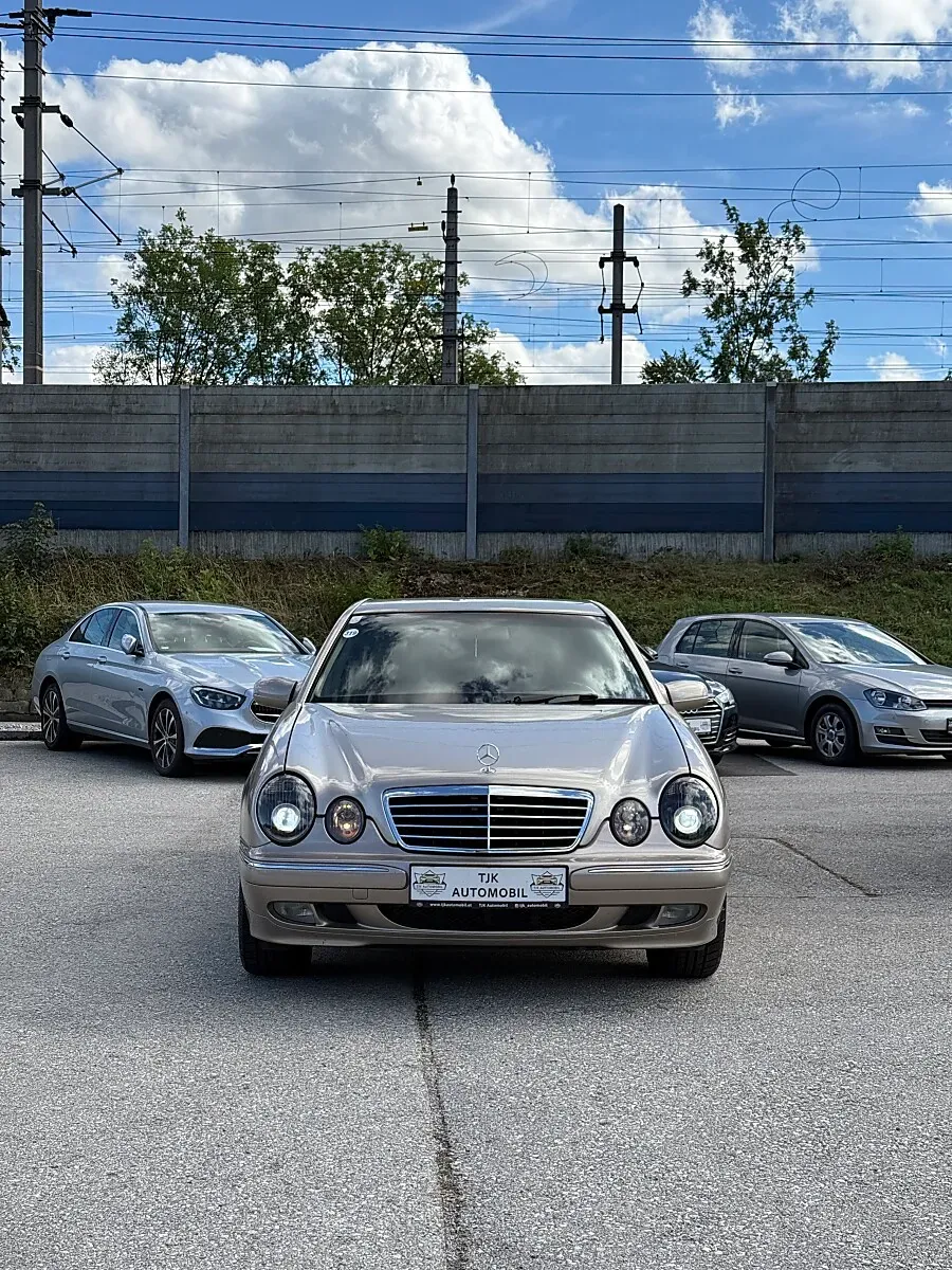 Mercedes-Benz E-Class 2001 photo 2