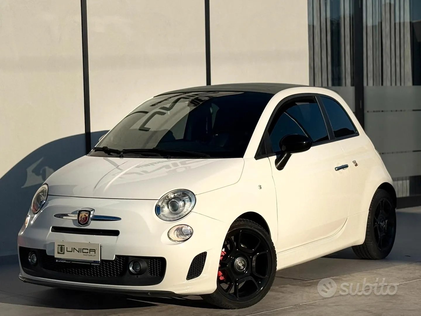 Abarth 500 2011 photo 2