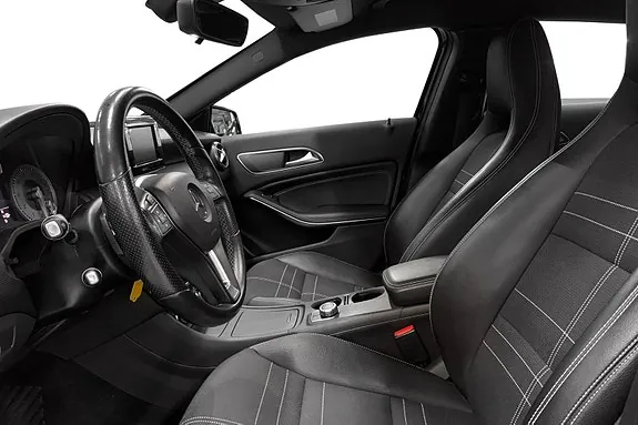 Mercedes-Benz A180 2013 photo 2