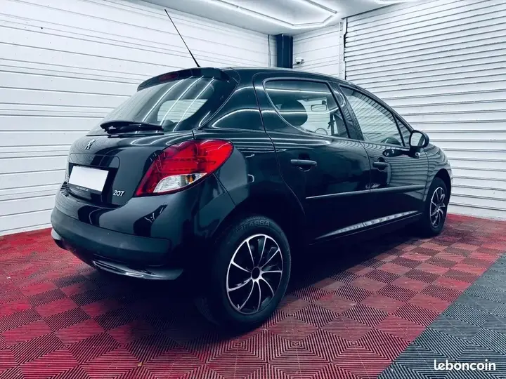 Peugeot 207 2009 photo 2