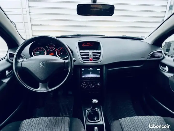 Peugeot 207 2009 photo 5