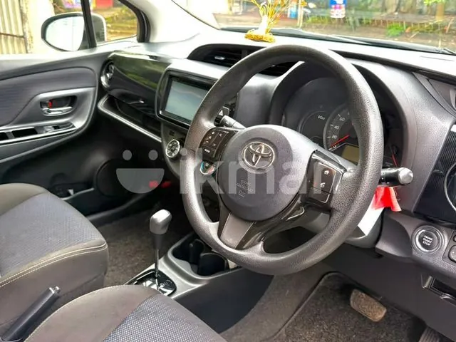 Toyota Vitz 2018 photo 4