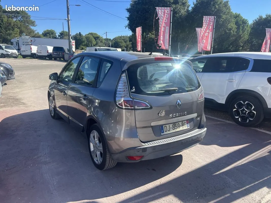 Renault Scenic 2014 photo 4