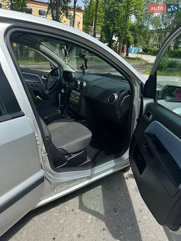 Ford Fusion 2005 photo 4