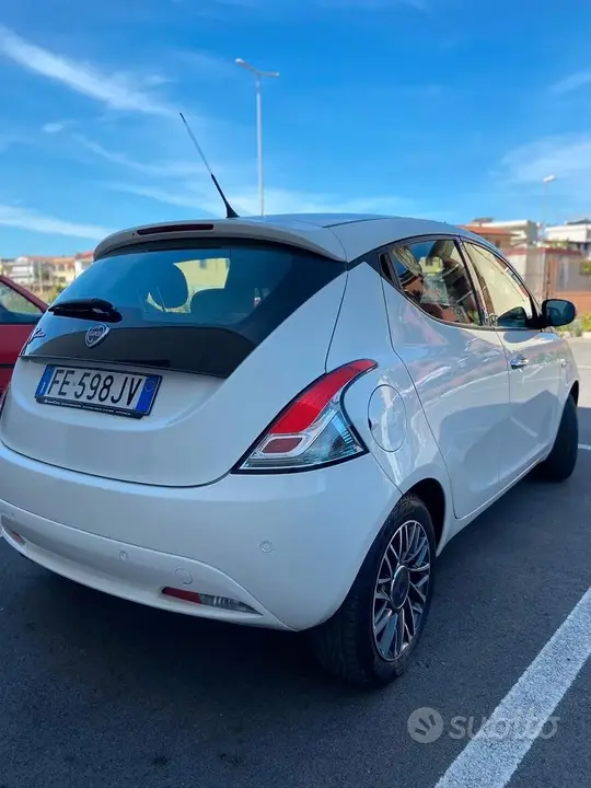 Lancia Ypsilon 2016 photo 3