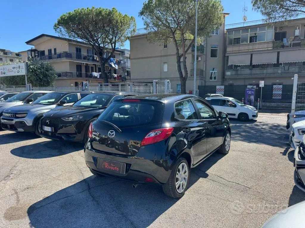 Mazda 2 2013 photo 5
