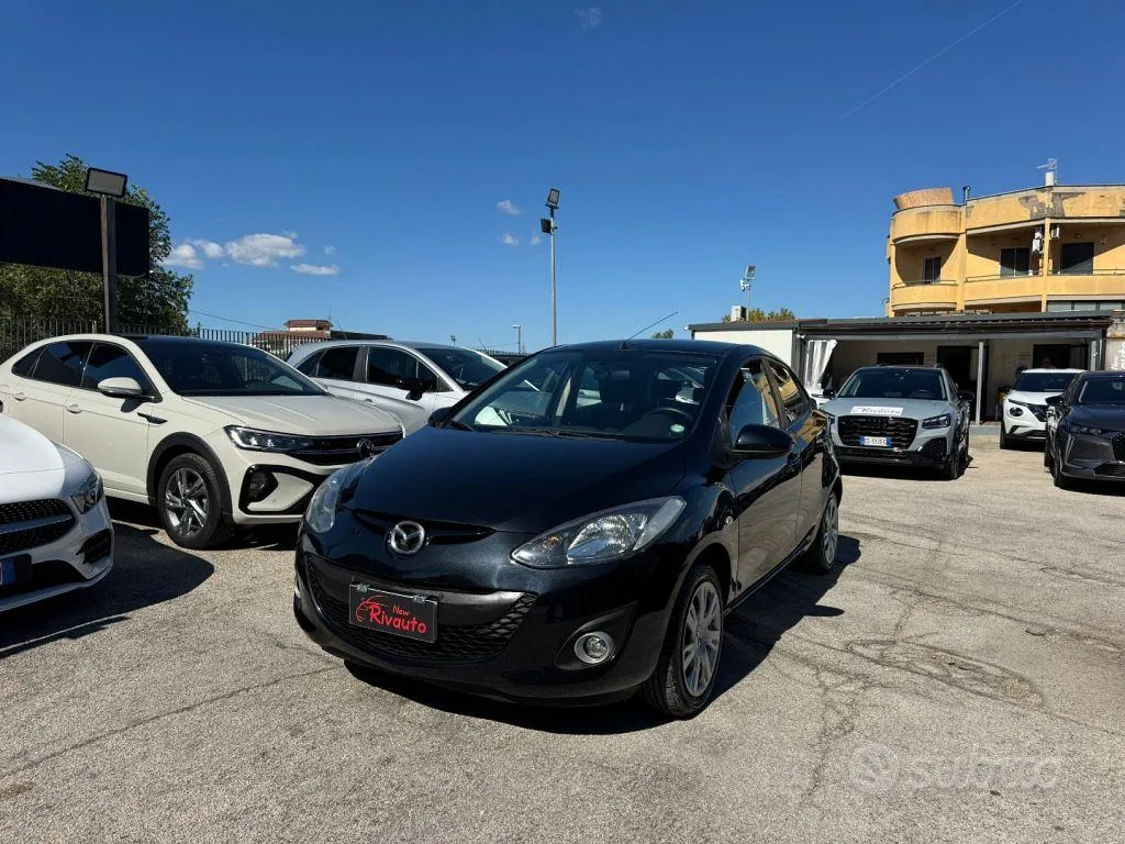 Mazda 2 2013 photo 4