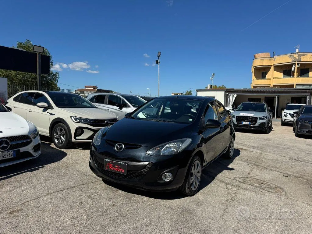 Mazda 2 2013 photo 2