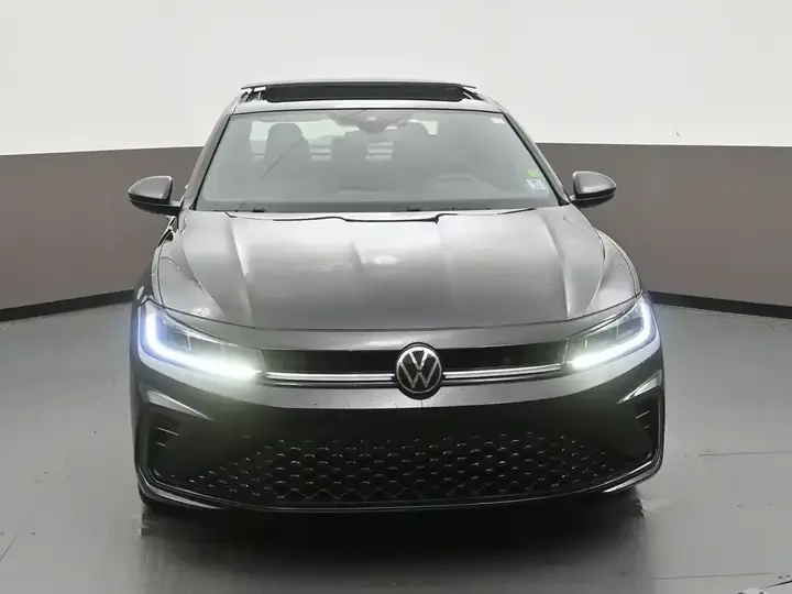 Volkswagen Jetta 2025 photo 2