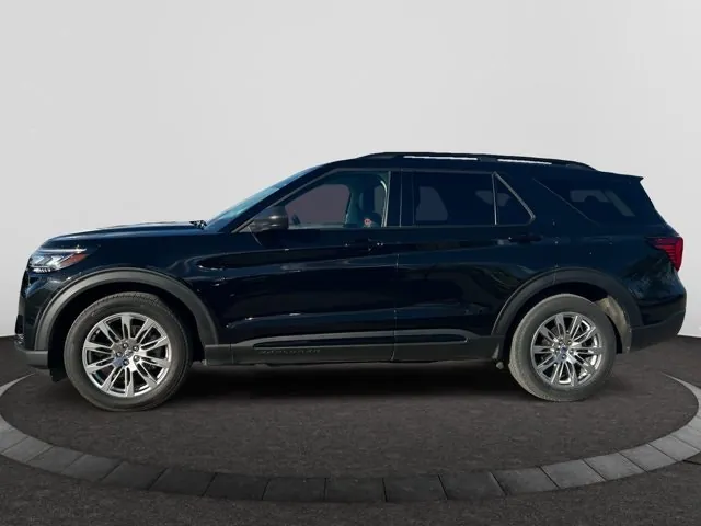 Ford Explorer 2026 photo 2