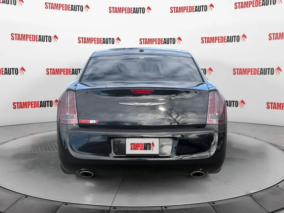 Chrysler 300C 2013 photo 4