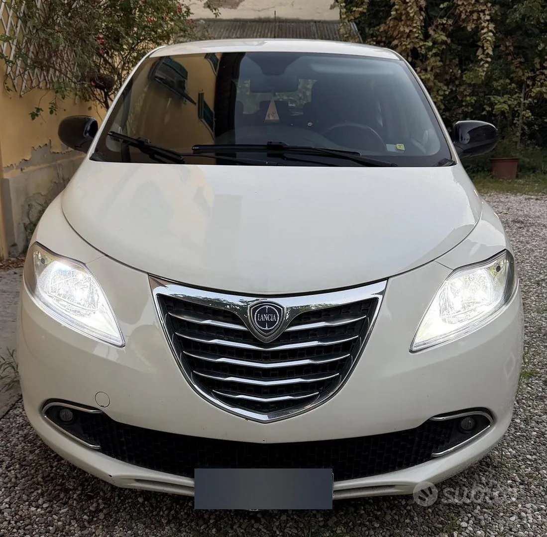 Lancia Ypsilon