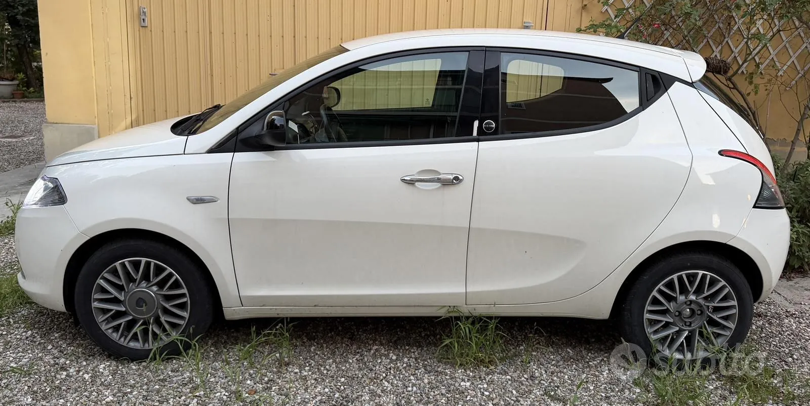 Lancia Ypsilon 2012 photo 3