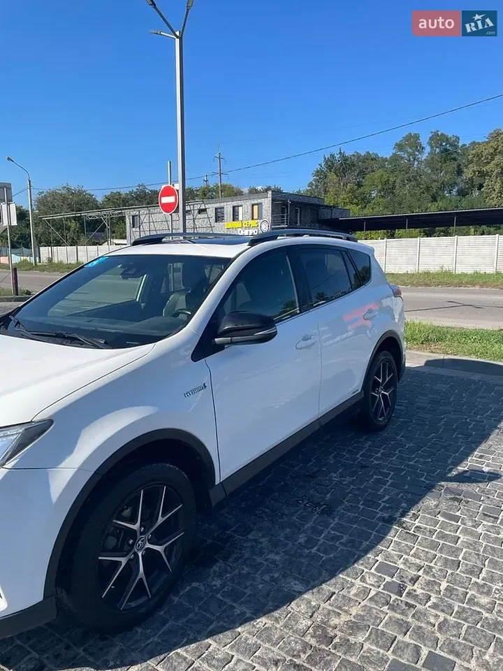 Toyota Rav4 2017 photo 2