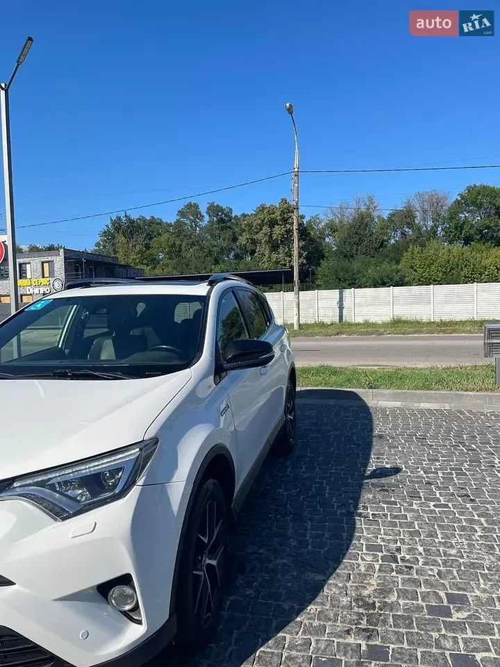 Toyota Rav4 2017 photo 3